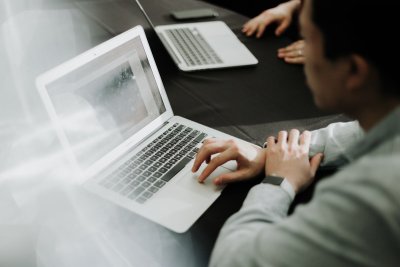 LinkedIn beloont nu bewaren, niet liken
